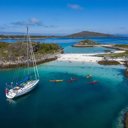 Botel Weekend Liveaboard Sailing Tour *